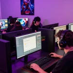 Engaged players experiencing the excitement of Rikvip online gaming.